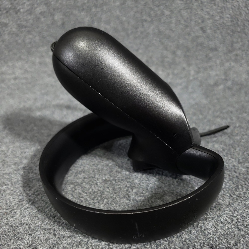Oculus Touch VR Controller Right Hand Black for Rift CV1 Wireless Model TO-R - Picture 2 of 6